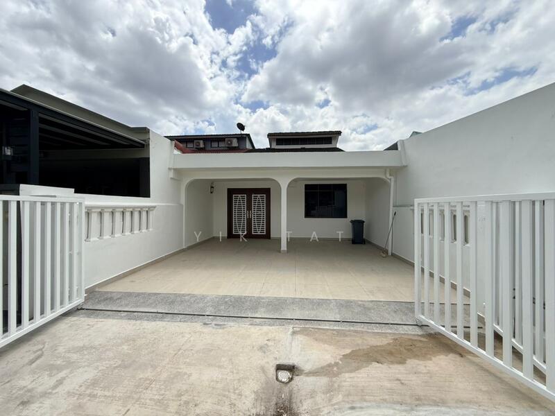 1-storey Terraced House for Sale in Taman Johor Jaya (Johor Bahru) - Yik Tat - Exterior - PropertyGuru.com.my