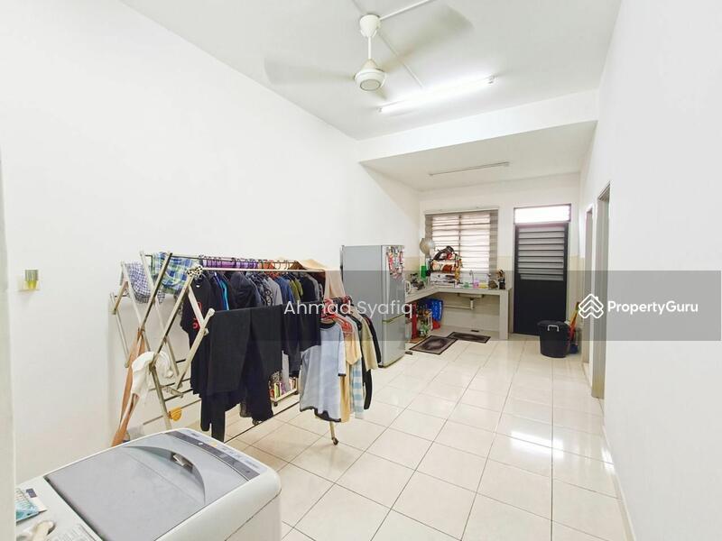 1-storey Terraced House for Sale in Kampung Batu 9 Kebun Baru (Telok Panglima Garang) - Ahmad Syafiq - Kitchen - PropertyGuru.com.my