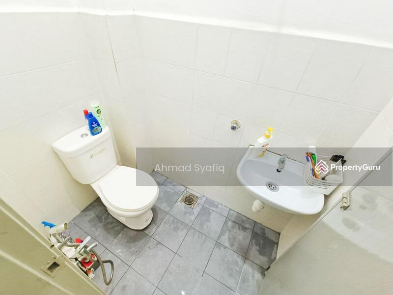 1-storey Terraced House for Sale in Kampung Batu 9 Kebun Baru (Telok Panglima Garang) - Ahmad Syafiq - Bathroom - PropertyGuru.com.my