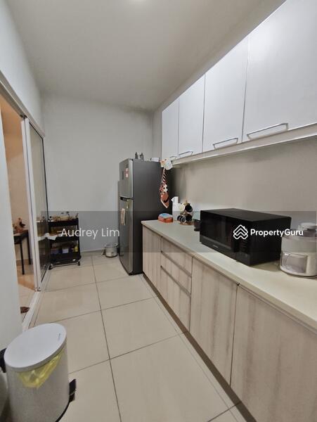 dry kitchen 