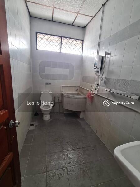 Semi-Detached House for Sale in Bagan Jermal (Butterworth) - Leslie Hong - Bathroom - PropertyGuru.com.my