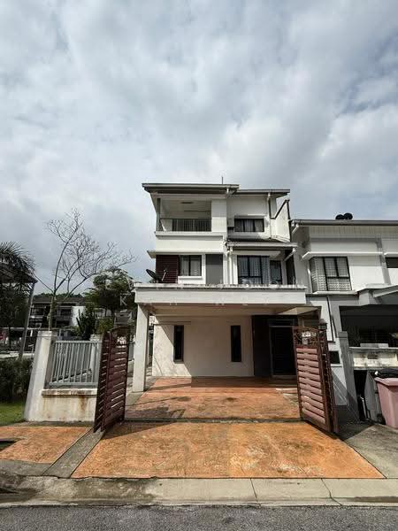Rumah Teres 3-Tingkat untuk Dijual di Damansara Damai (Damansara Damai) - Kewin Poon Kah Wei - Exterior - PropertyGuru.com.my