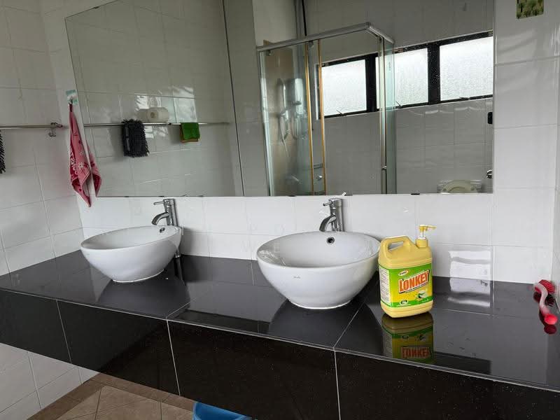 Rumah Teres 3-Tingkat untuk Dijual di Damansara Damai (Damansara Damai) - Kewin Poon Kah Wei - Bathroom - PropertyGuru.com.my