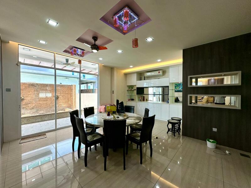 Bungalow for Sale in Bandar Country Homes (Rawang) - Minnie Wong - Dining Room - PropertyGuru.com.my