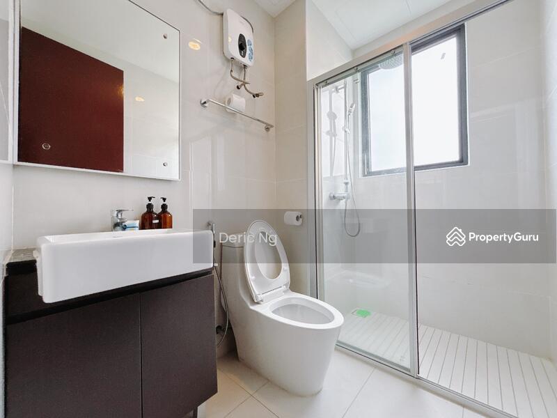 Kondominium untuk Dijual di Royal Strand @ Country Garden Danga Bay - Deric Ng - Bathroom - PropertyGuru.com.my