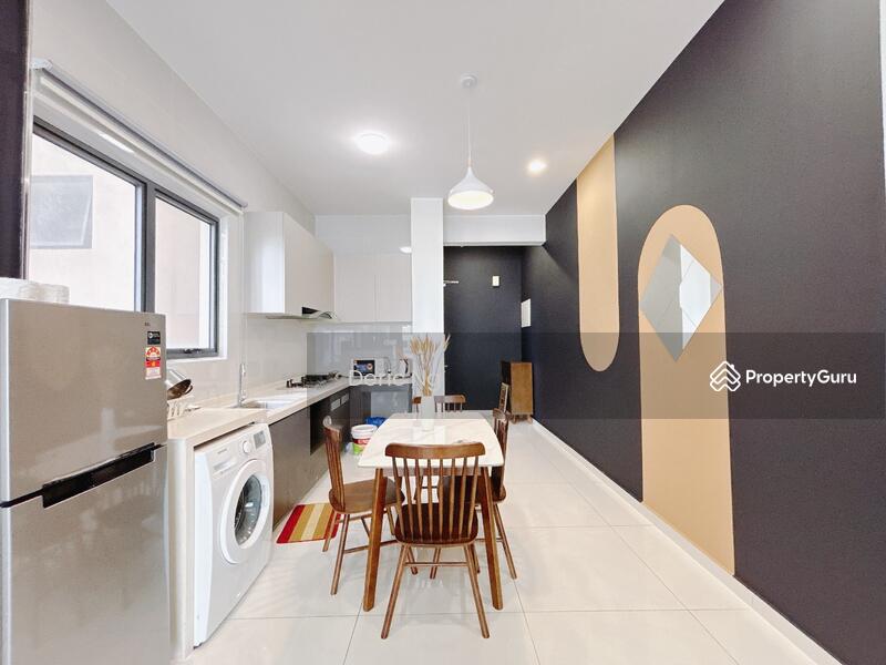 Kondominium untuk Dijual di Royal Strand @ Country Garden Danga Bay - Deric Ng - Kitchen - PropertyGuru.com.my