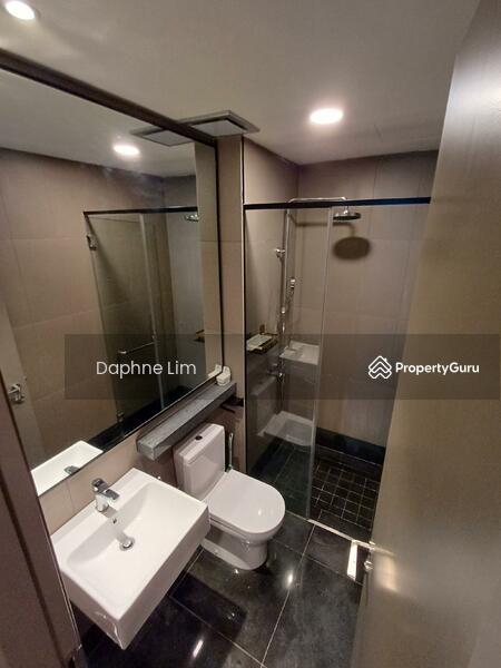 Kediaman Servis untuk Dijual di Bloomsvale - Daphne Lim - Bathroom - PropertyGuru.com.my