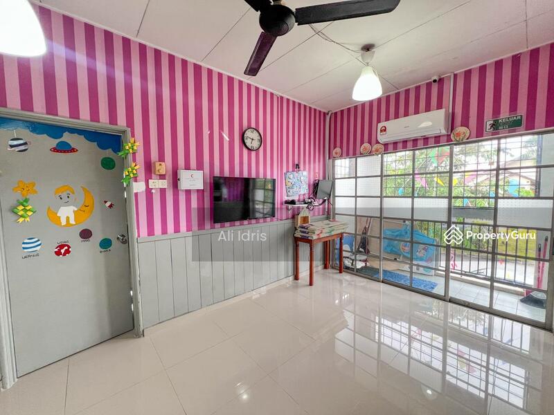 2-storey Terraced House for Sale in Alam Damai (Cheras) - Ali Idris - Living Room - PropertyGuru.com.my