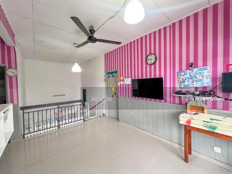 2-storey Terraced House for Sale in Alam Damai (Cheras) - Ali Idris - Living Room - PropertyGuru.com.my