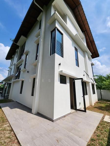 Bungalow House untuk Dijual di Taman Equine (Seri Kembangan) - Teresa Law - PropertyGuru.com.my