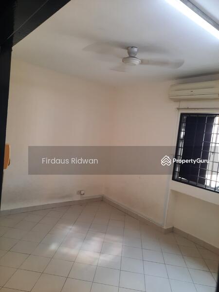 Middle room