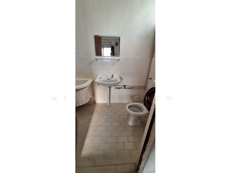 Rumah Berkembar untuk Dijual di Alma (Bukit Mertajam) - Melinda Chew - Bathroom - PropertyGuru.com.my
