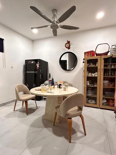 Rumah Teres untuk Disewa di Damansara Kim (Petaling Jaya) - Sarah Chang - Dining Room - PropertyGuru.com.my
