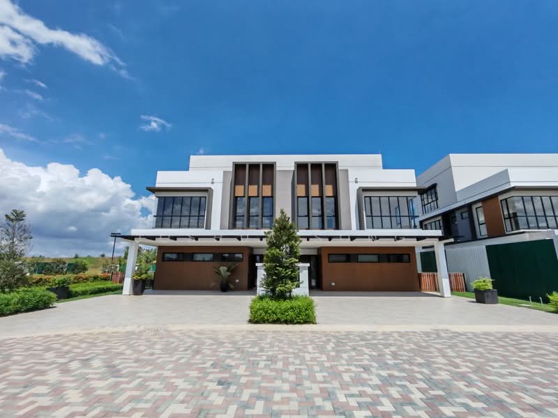 Rumah Berkembar untuk Dijual di Leisure Farm (Gelang Patah) - Joshua Song - PropertyGuru.com.my