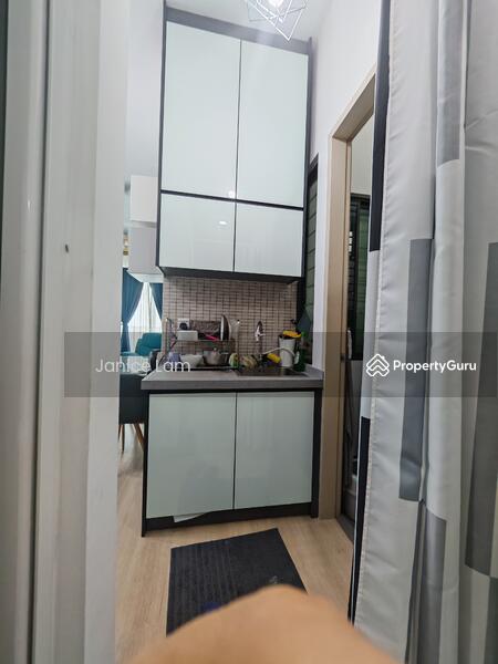 Kitchen cabinet