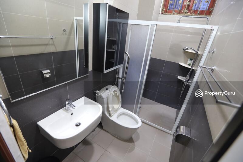 Pantai Jerjak Semi D Sungai Nibong untuk Untuk Dijual - RM 1,790,000, Apr 2026 - Bathroom - PropertyGuru.com.my