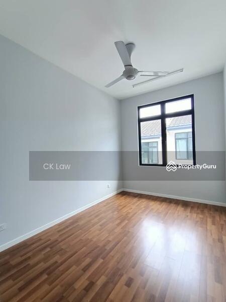 Rumah Teres 2-Tingkat untuk Dijual di Eco Majestic (Semenyih) - CK Law - Bedroom - PropertyGuru.com.my