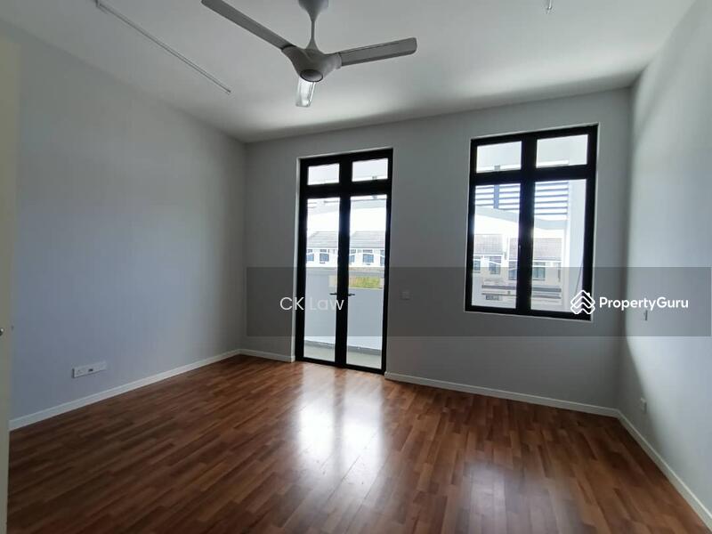 Rumah Teres 2-Tingkat untuk Dijual di Eco Majestic (Semenyih) - CK Law - Bedroom - PropertyGuru.com.my