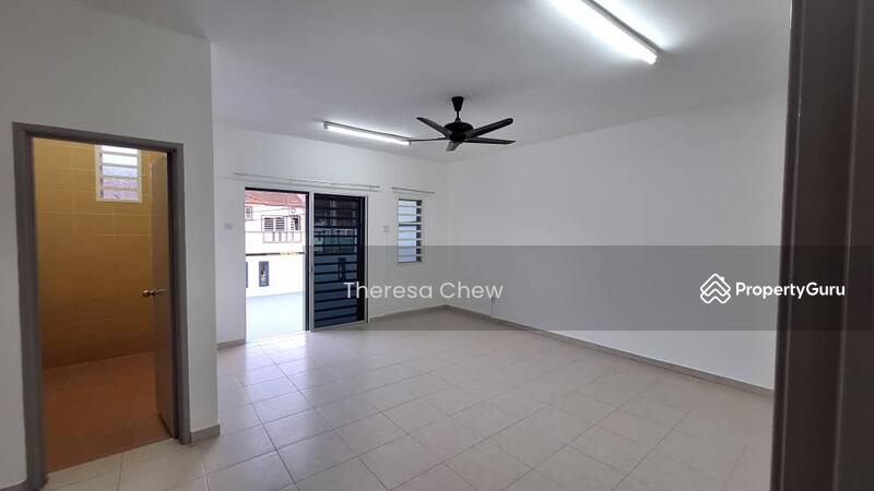 2-storey Terraced House for Sale in Taman Sri Pinang (Seremban) - Theresa Chew - Living Room - PropertyGuru.com.my