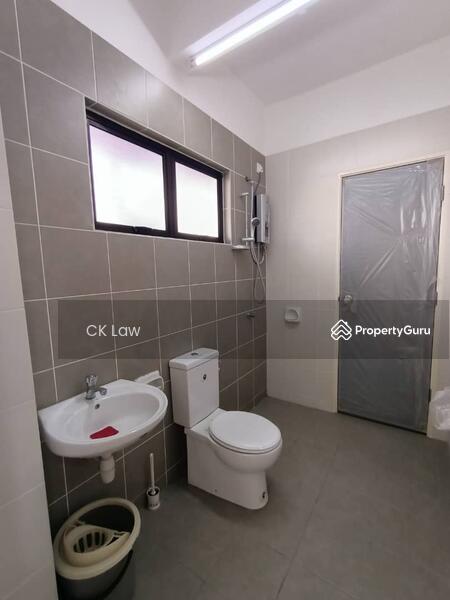 Rumah Teres 2-Tingkat untuk Dijual di Setia Ecohill (Semenyih) - CK Law - Bathroom - PropertyGuru.com.my