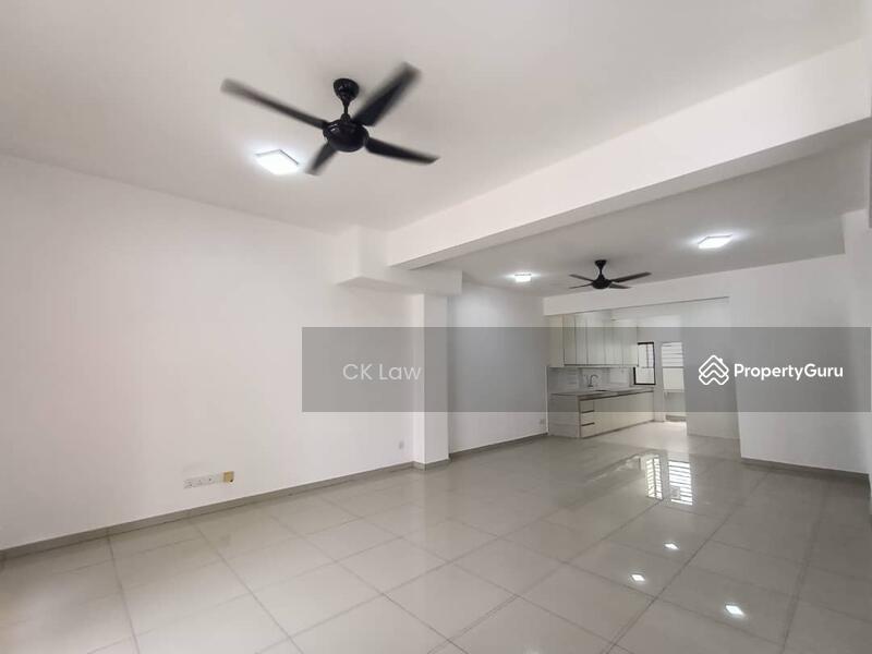 Rumah Teres 2-Tingkat untuk Dijual di Setia Ecohill (Semenyih) - CK Law - Living Room - PropertyGuru.com.my
