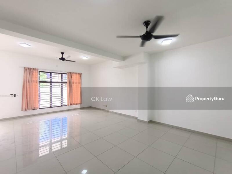 Rumah Teres 2-Tingkat untuk Dijual di Setia Ecohill (Semenyih) - CK Law - Living Room - PropertyGuru.com.my