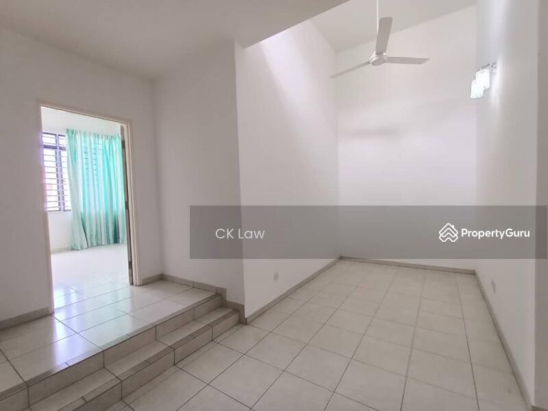 Rumah Teres 2-Tingkat untuk Dijual di Setia Ecohill (Semenyih) - CK Law - Living Room - PropertyGuru.com.my