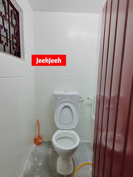 Shop for Rent in Pekan Baru (Sungai Petani) - JeehJeeh Kaw - Bathroom - PropertyGuru.com.my