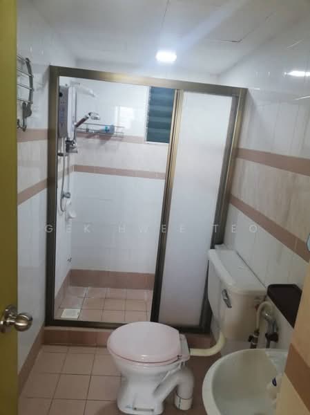 Service Residence for Sale at Rhythm Avenue - Gek Hwee Teo - Bathroom - PropertyGuru.com.my