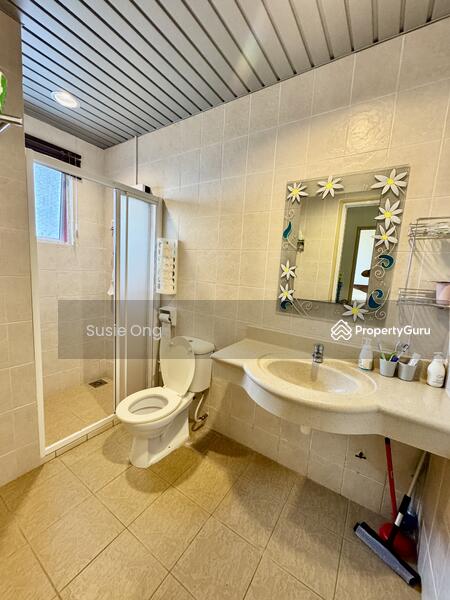 2nd bathroom