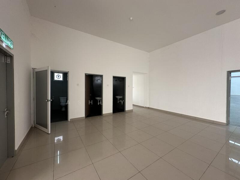 Kilang untuk Disewa di Taman Perindustrian Bukit Minyak (Bukit Minyak) - Ashley Tan - Bathroom - PropertyGuru.com.my