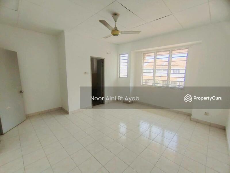 For Sale - FREEHOLD Taman Vista Emas Bangi 2 Sty Terrace House FULL LOAN