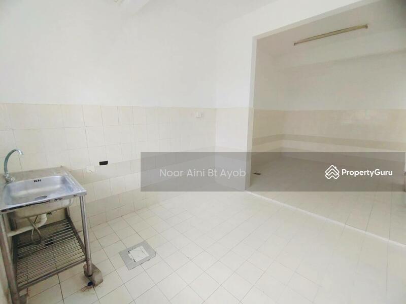 For Sale - FREEHOLD Taman Vista Emas Bangi 2 Sty Terrace House FULL LOAN