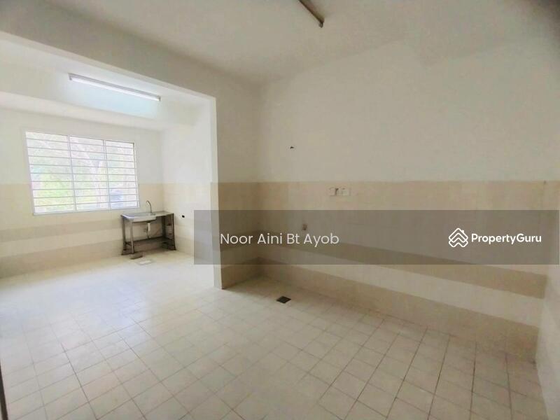 For Sale - FREEHOLD Taman Vista Emas Bangi 2 Sty Terrace House FULL LOAN
