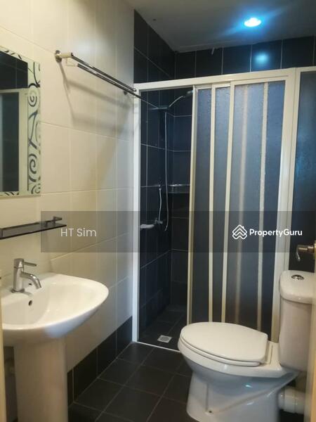 Kondominium untuk Dijual di 10 Island Resort - HT Sim - Bathroom - PropertyGuru.com.my