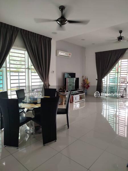 Living and Dining Area 