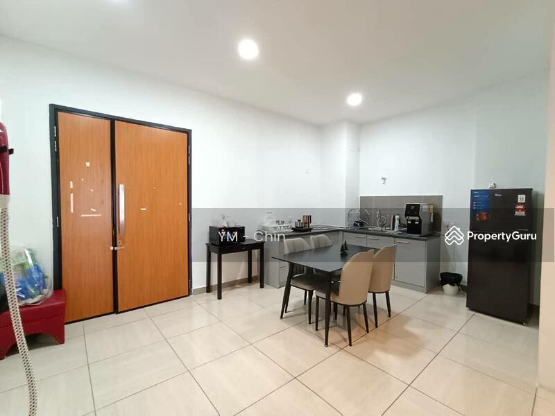 Dining/Kitchen