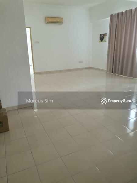 Kondominium untuk Dijual di Straits Regency - Marcus Sim - Living Room - PropertyGuru.com.my