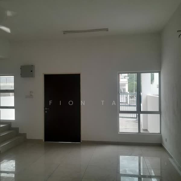 Rumah Teres untuk Dijual di Banting (Selangor) - Fion Tan - Entrance - PropertyGuru.com.my