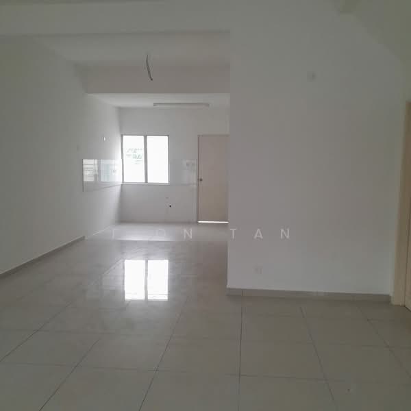Rumah Teres untuk Dijual di Banting (Selangor) - Fion Tan - Living Room - PropertyGuru.com.my