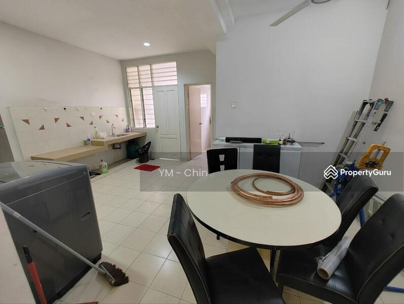 Dining/Kitchen