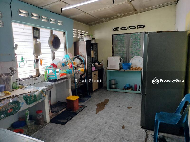 For Sale - Kampung Melayu Batu 16 Rawang