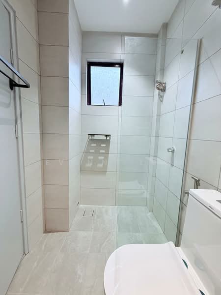 Semi-Detached House for Sale in Glenmarie (Selangor) - Evonne Lee - Bathroom - PropertyGuru.com.my