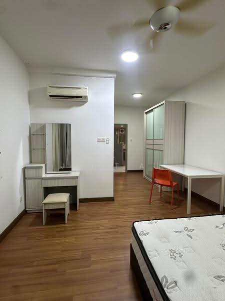 Kediaman Servis untuk Disewa di Park @ One South - Janet Au - Bedroom - PropertyGuru.com.my