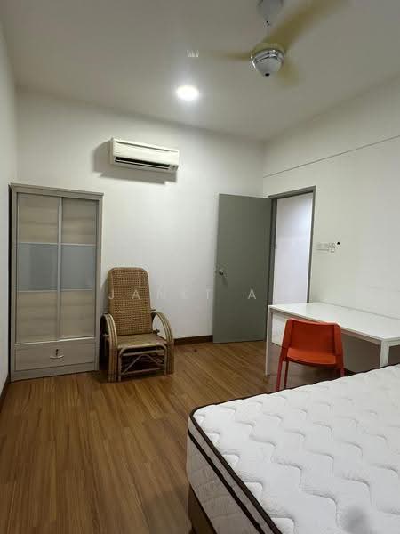 Kediaman Servis untuk Disewa di Park @ One South - Janet Au - Bedroom - PropertyGuru.com.my