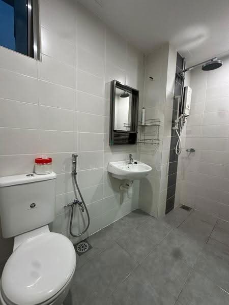 Kediaman Servis untuk Disewa di Park @ One South - Janet Au - Bathroom - PropertyGuru.com.my
