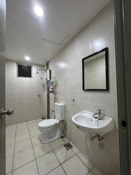 Kediaman Servis untuk Disewa di Park @ One South - Janet Au - Bathroom - PropertyGuru.com.my