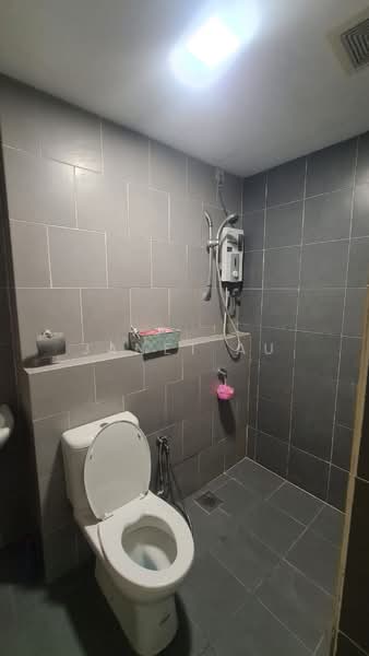 Servis Apartment untuk Disewa di Flexis @ One South - Janet Au - Bathroom - PropertyGuru.com.my