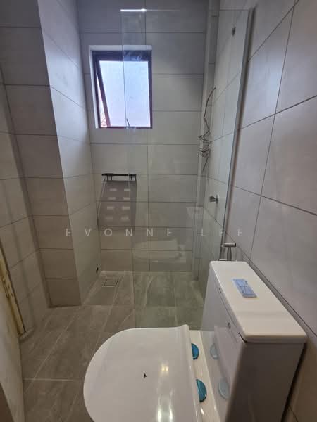 Semi-Detached House for Sale in Glenmarie (Selangor) - Evonne Lee - Bathroom - PropertyGuru.com.my