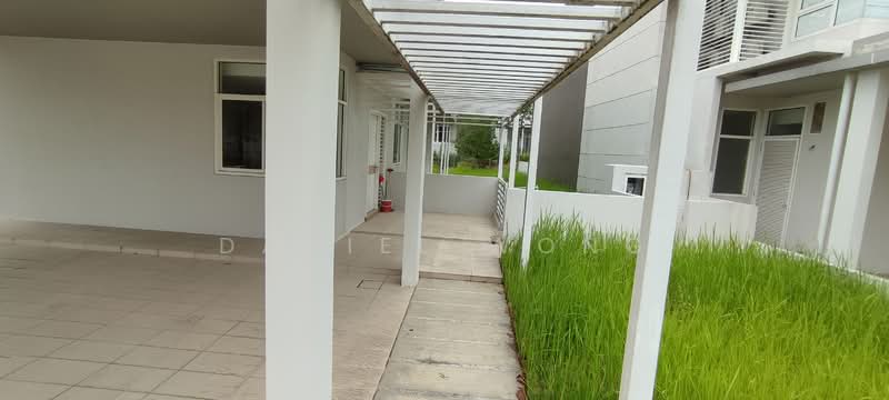 Bungalow for Sale in Serdang (Seri Kembangan) - Daniel Wong - Corridor - PropertyGuru.com.my
